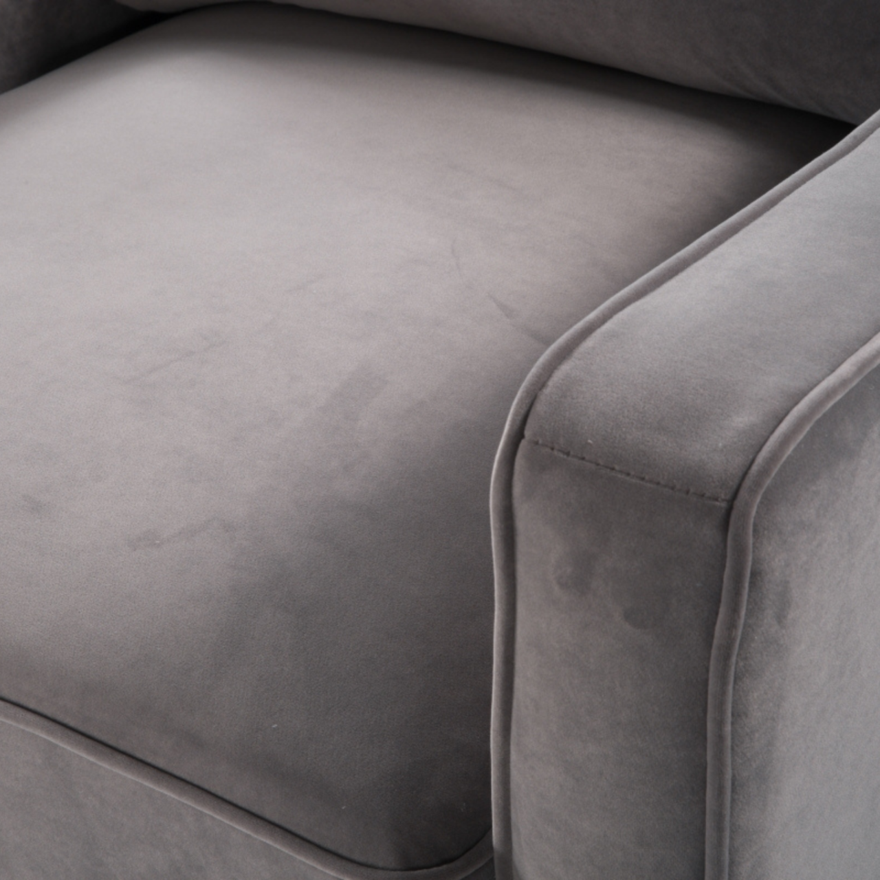 Daffy Armchair - Mink Velvet